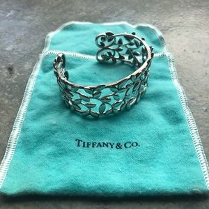 Tiffany & Co. Paloma Picasso Olive Leaf Cuff